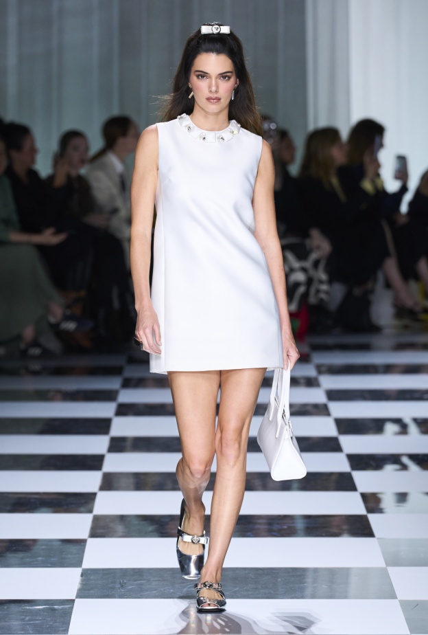 فساتين الستينات أحدثت ثورة في الماضي وأشعلت صيف 2024