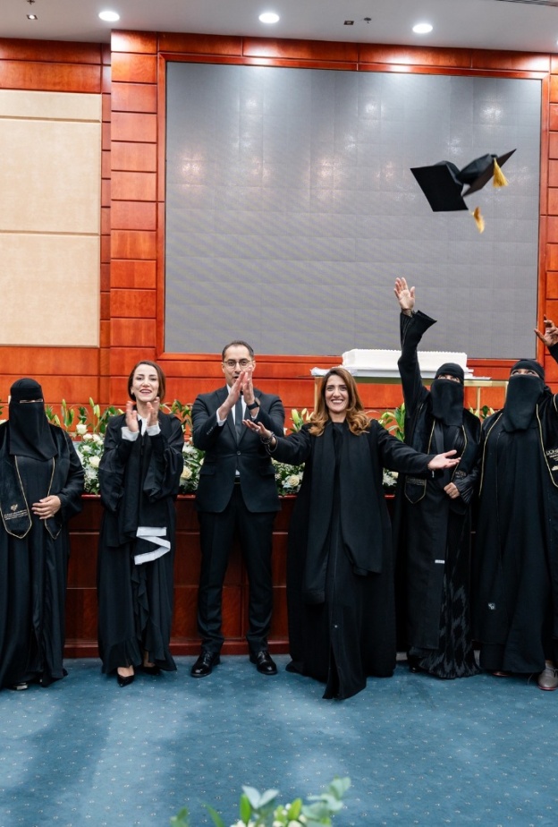 "أكاديمية لوريال" لتجميل الشعر  والعناية به في السعودية تخريج الدفعة الأولى من جامعة الإمام 