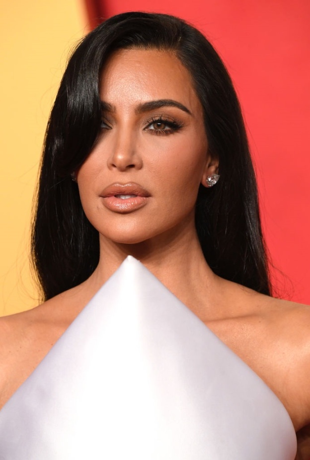 أبرز صيحات الحواجب هذا الموسم من علامة بنفت كوزمتكس