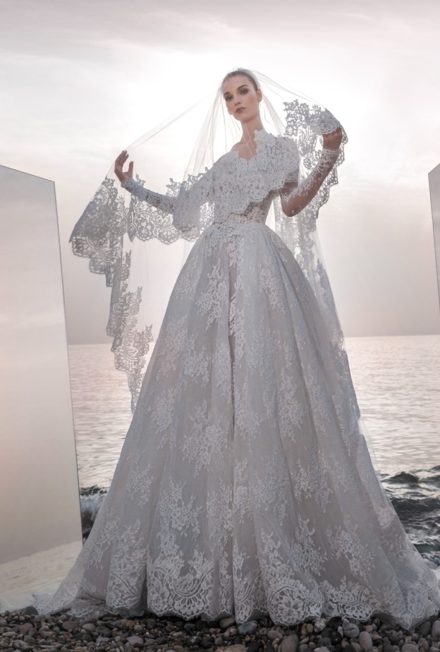 طرحات مشبعة بالتطريز لعروس زهير مراد في ربيع 2025