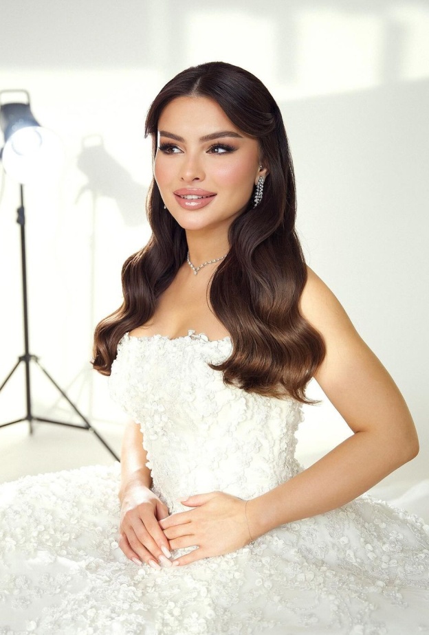 مصففة الشعر "غروب وليد" لـعروس "هي":  اختاري التسريحة التي تناسب شكل وملامح وجهك