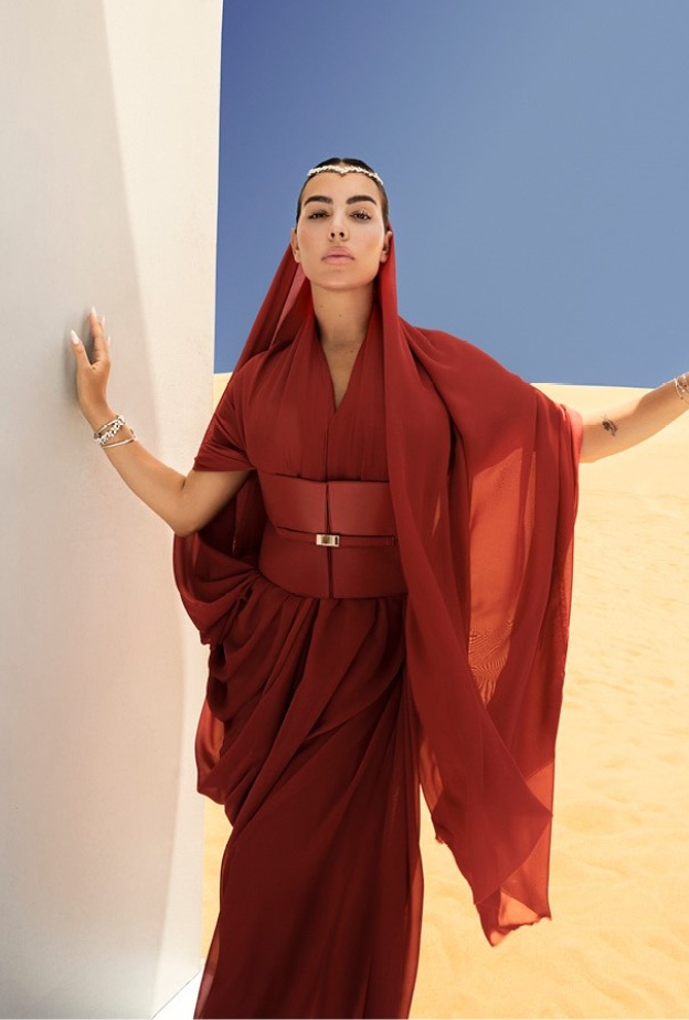 أجمل تصاميم مجوهرات جورجينا رودريغيز التي نسّقتها مع إطلالاتها الشرقية