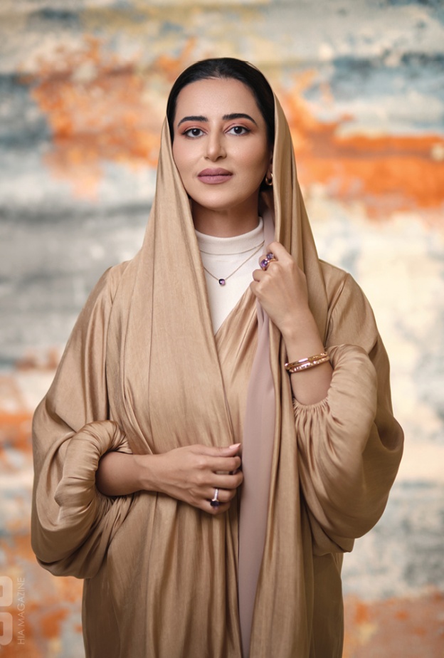 العنود الشويعر الصورة خاصة بمجلة هي من تصوير عبدالله المشرف