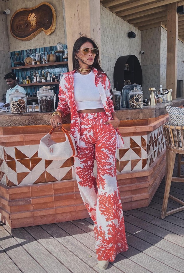 صور اطلالات النجمات في في ختام أسبوع الموضة في البحر الأحمر 2024