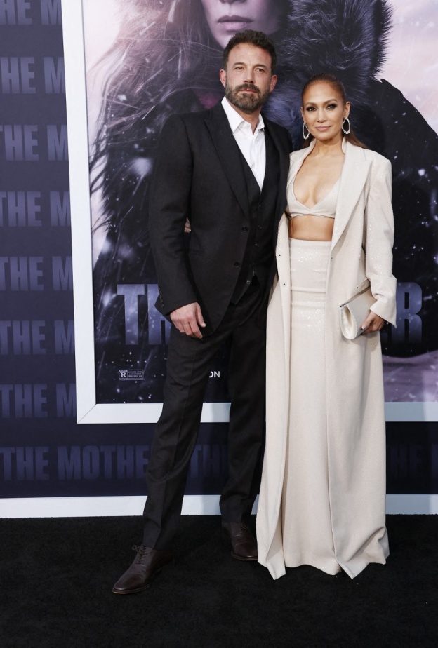 هذه أحدث تصاميم المجوهرات التي نسّقتها Jennifer Lopez مع فساتين السهرة