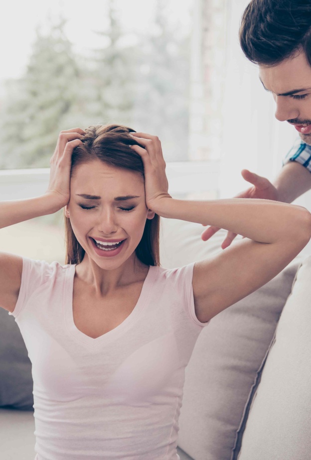 سبب كثرة المشاكل بين الزوجين بدون سبب هو الجهل بما يمر به الشريك