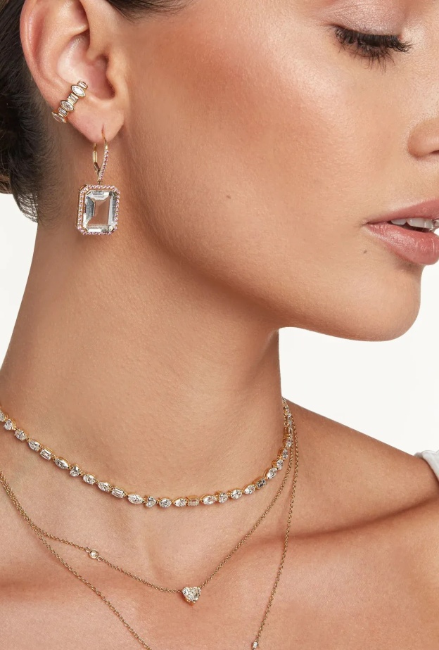 مجوهرات عصرية لإطلالة طلعات النهار الصيفية المشرقة