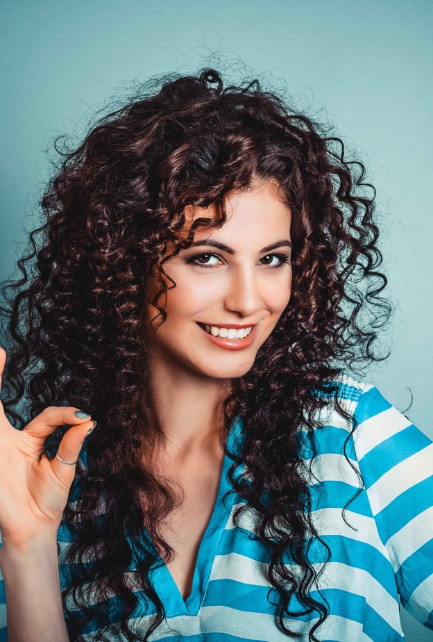 لتعيشي الحياة برفاهية كوني قوية ومتفائلة ومرحة