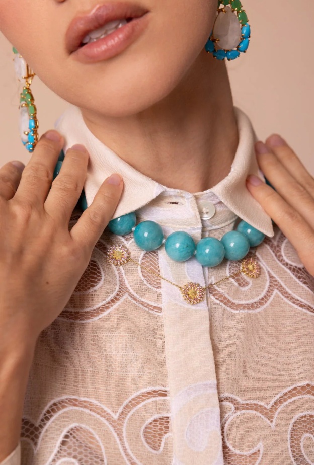 مجوهرات الياقوت الملون