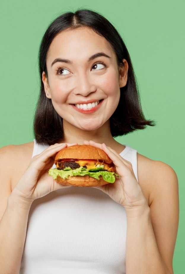 البرجر تاريخ الوجبة الأكثر شعبية حول العالم