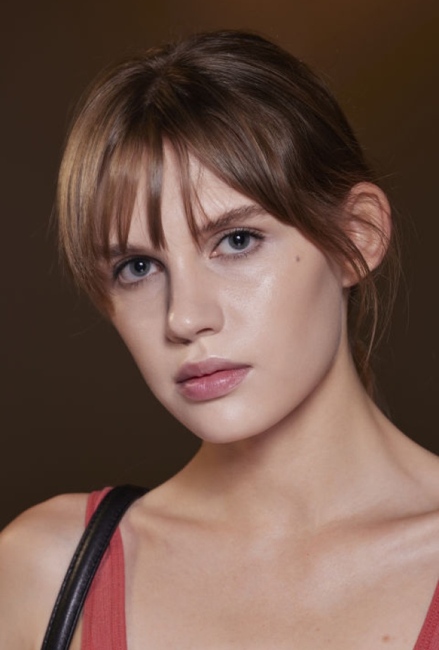 عطور نسائية نرشحها لك بنفحات هادئة لتعزيز شعورك بالإسترخاء عند ممارسة رياضة اليوغا