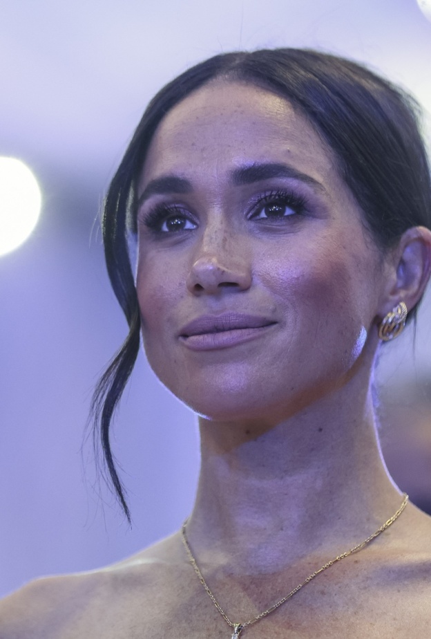 اطلالة ميغان ماركل بتسريحات شعر الكعكة العالية