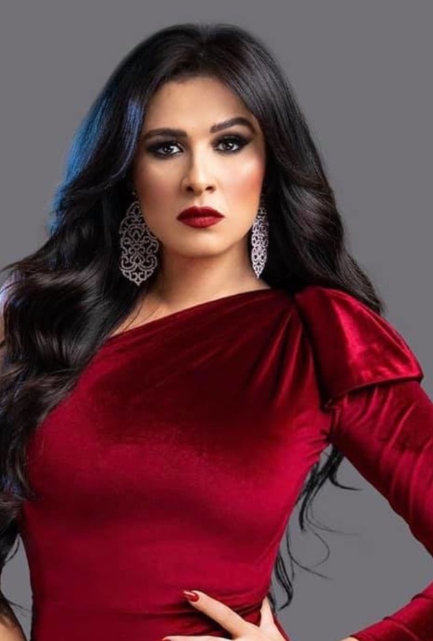 ياسمين عبد العزيز