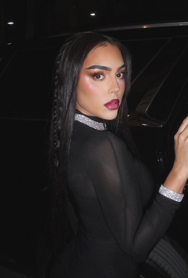 أساليب جمالية اشتهرت بها جورجينا رودريغز في إطلالاتها المتنوعة 