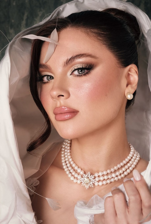 الإطلالة الجمالية لـ مايا رعيدي في حفل زفافها واسرار جمالها