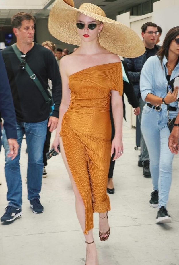 انيا تايلور 