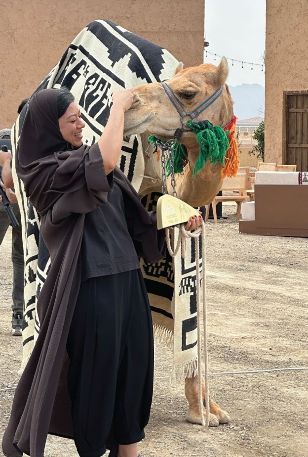 بتصميم متبكر.. مريم الحميد تحصد جائزة العلا للتصميم "نسخة الأجلة"