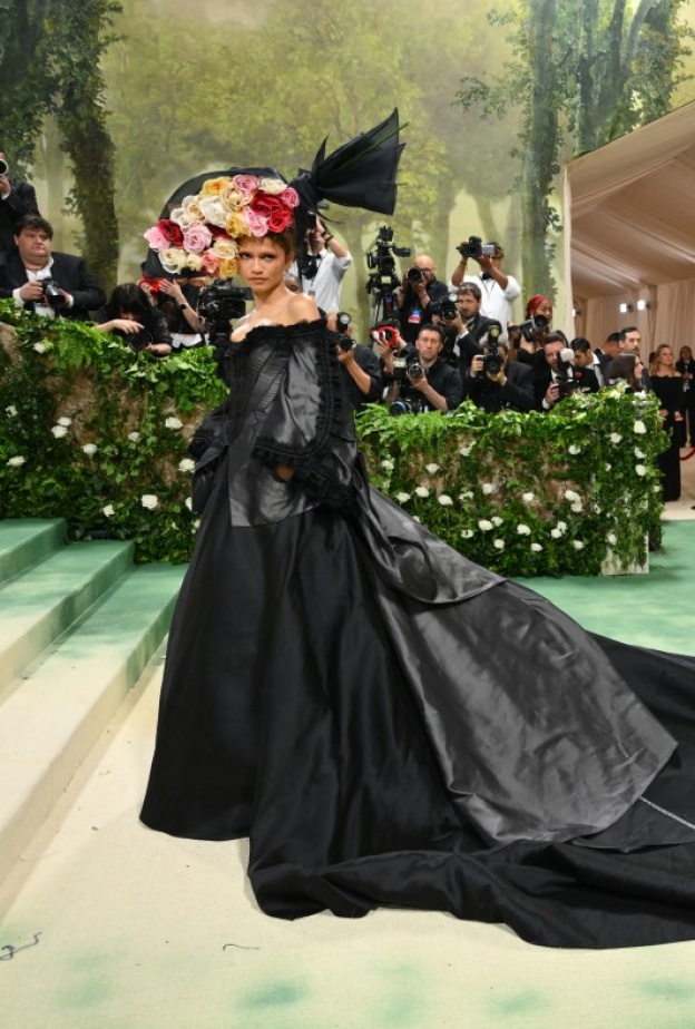 في أشهر ليلة في عالم الموضة... دور الأزياء والنجوم يطلقون العنان لمخيّلتهم في Met Gala 2024