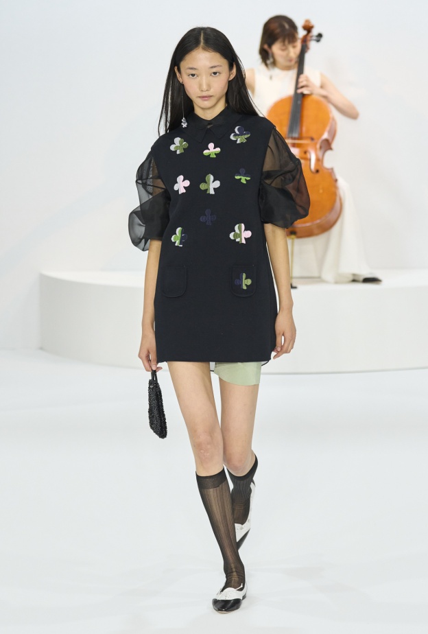 فستان باكمام منفوخة من Anteprima 