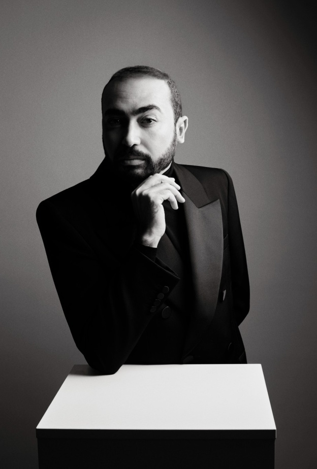 محمد آشي يصمم أزياء طاقم طائرات طيران الرياض