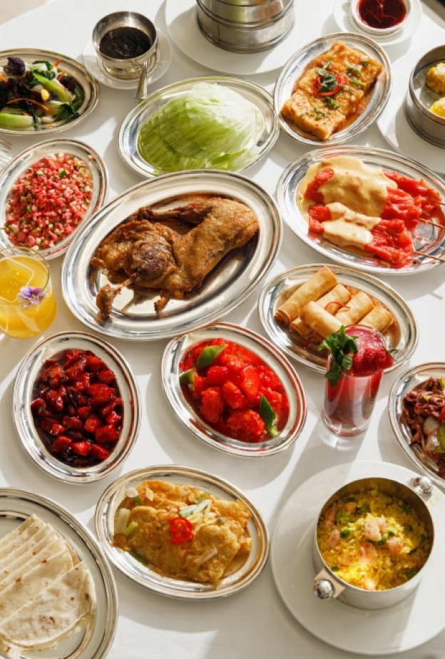 مطعم MR CHOW الرياض يستقبل زواره الآن وقت الغداء 