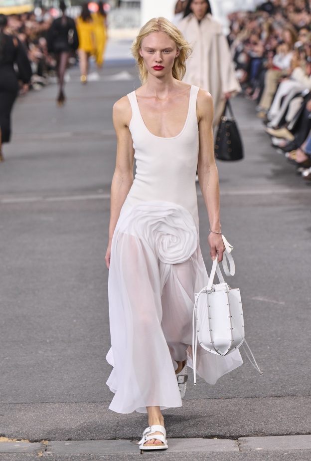  الموضة الآن أكثر تجدداً لذا اعتمدي هذه الصيحات مع بداية الصيف