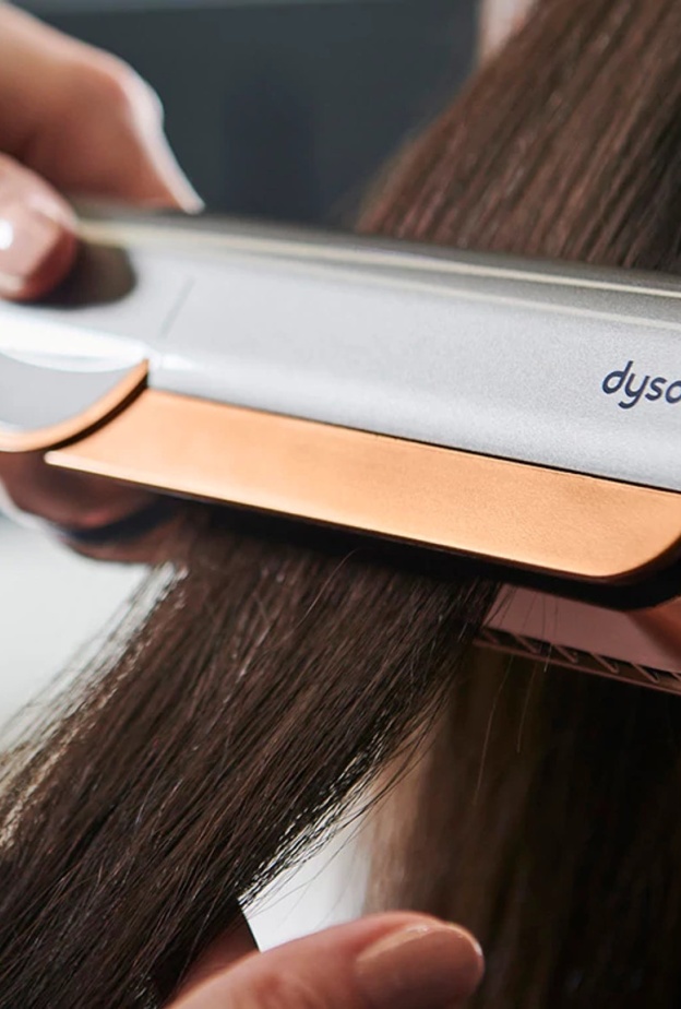 جهاز تمليس الشّعر Dyson AirstraitTM يصل إلى السعودية