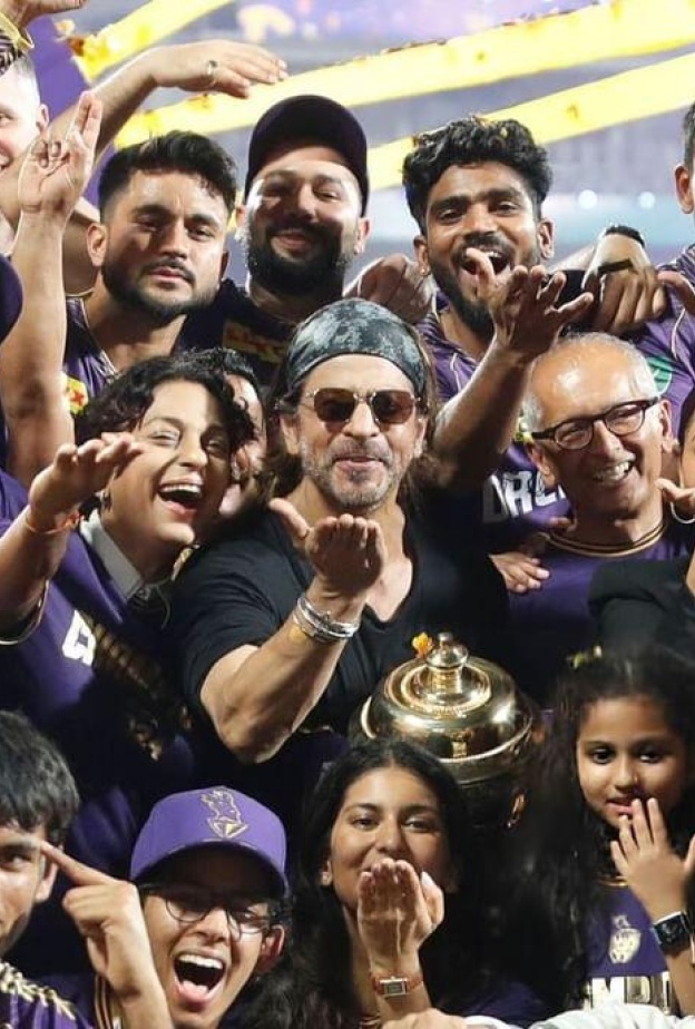 شاروخان يحتفل بالدوري الهندي