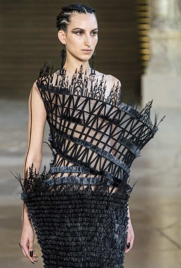 Guo Pei خريف و شتاء 2018 للأزياء الراقية