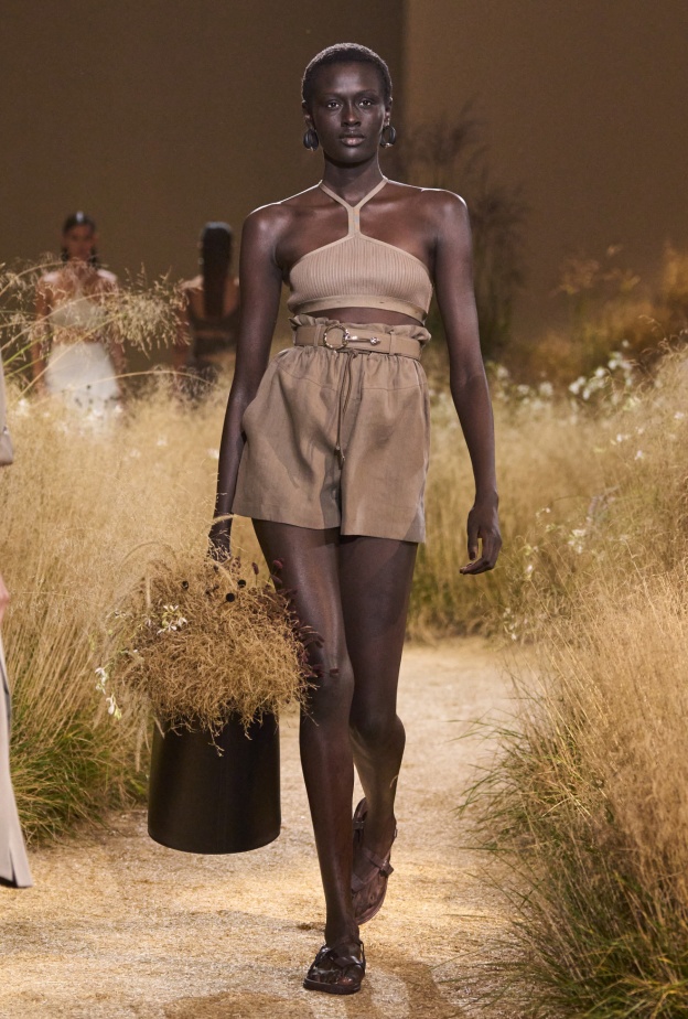 7 أمور أساسية لا بد منها لإطلالتك في صيف 2024