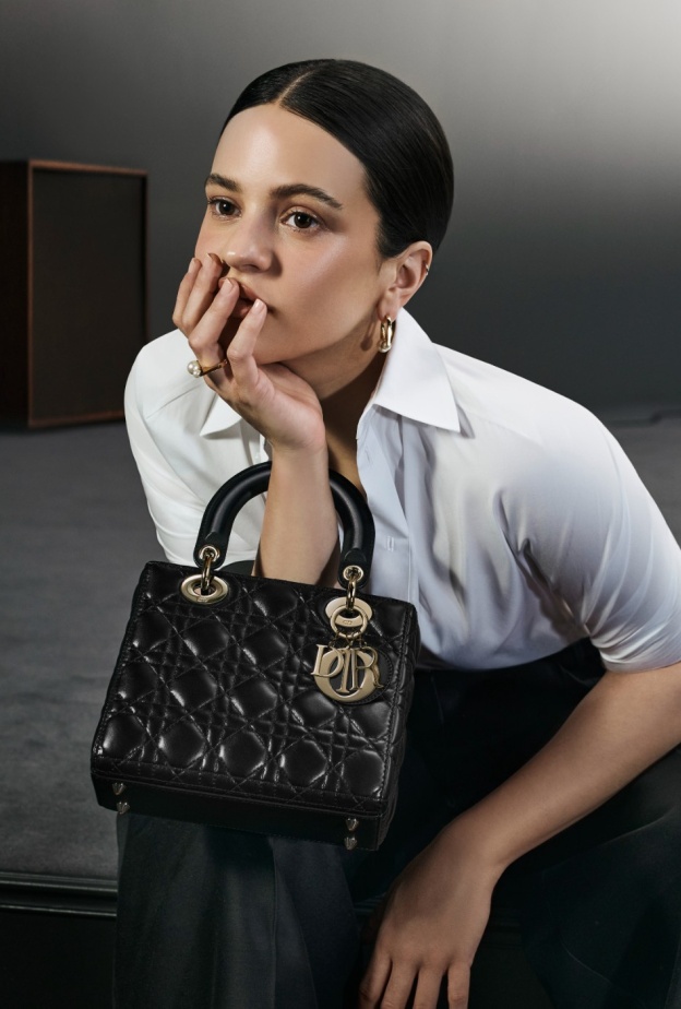 "روزاليا" سفيرة عالمية جديدة لدار "ديور"