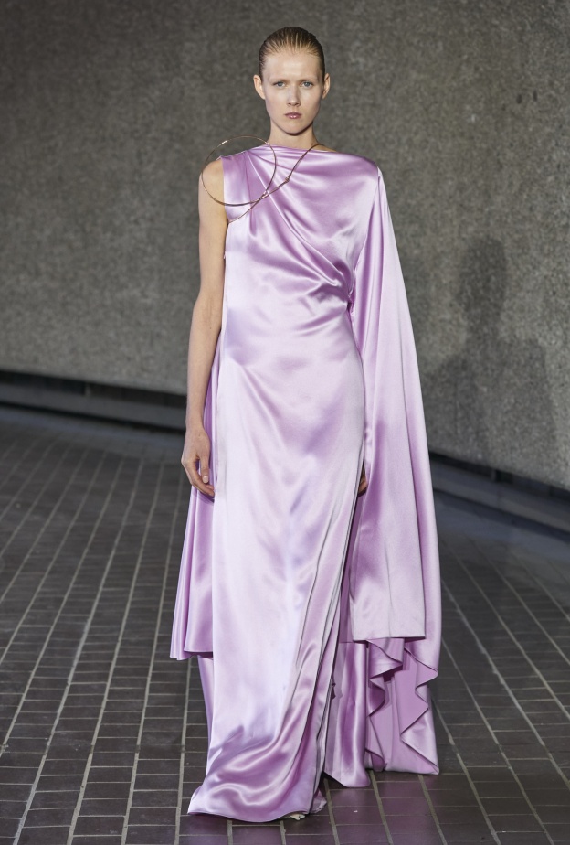  فستان بنفسجي خيار يصلح لكل مناسباتك في صيف 2024!