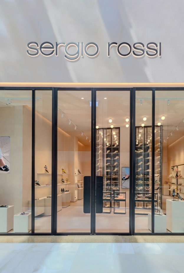 علامة سيرجيو روسي تحّط رحالها في دبي مول