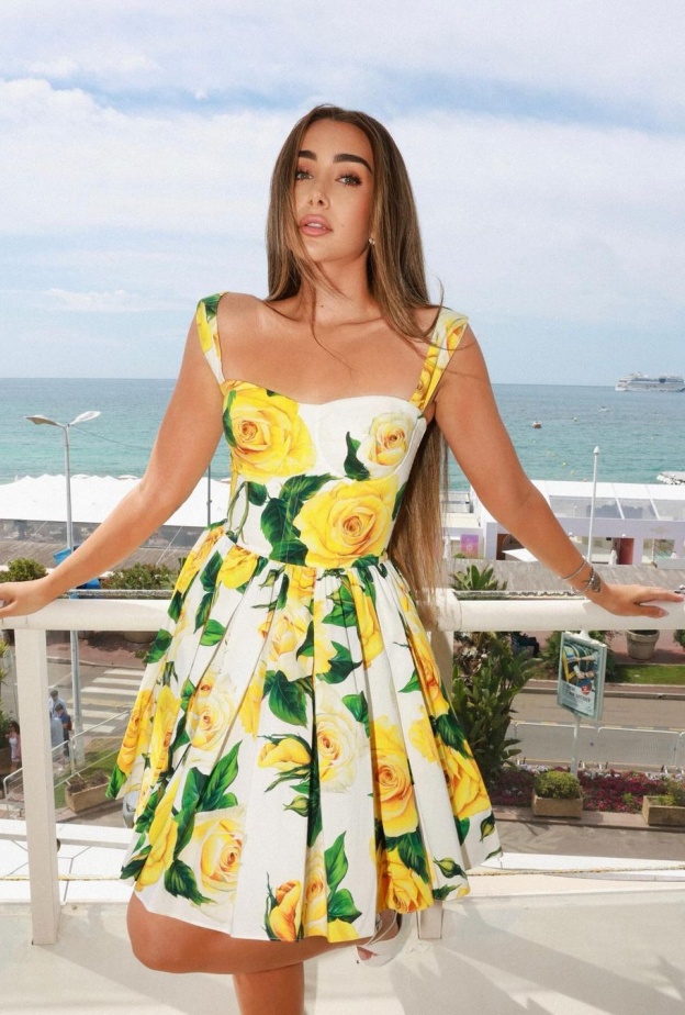 إطلالة هنا الزاهد في كان من Dolce & Gabbana