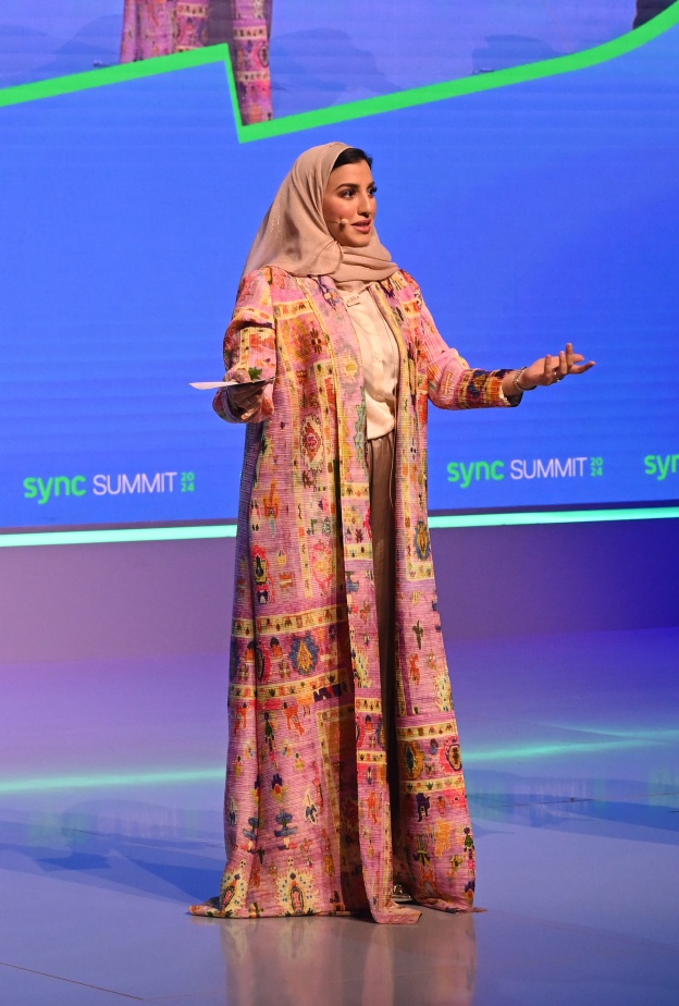 المذيعة السعودية غدير الشهري تتحدّث لـ"هي" عن تقديمها لقمة سينك 2024 واكتساب مهارة الإلقاء