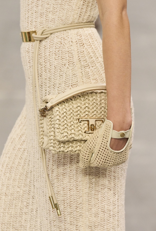 حقائب الكروشيه المتجددة أكسسوارات أساسية في الصيف