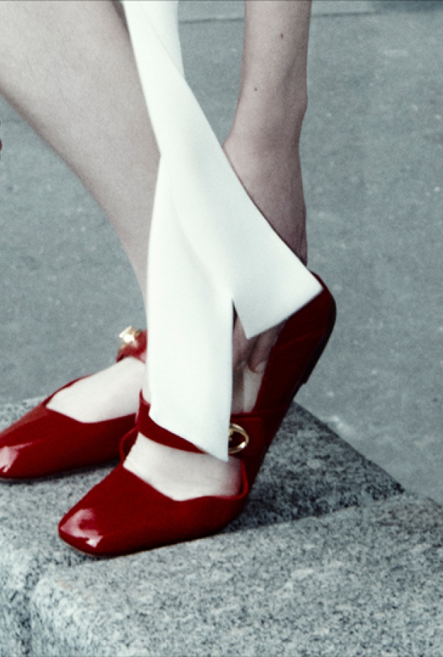 تصميم جديد لافت من Valentino