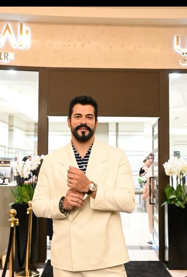 علي بن علي للساعات والمجوهرات تحتفل بالذكرى الخامسة عشرة لتأسيسها في المملكة العربية السعودية