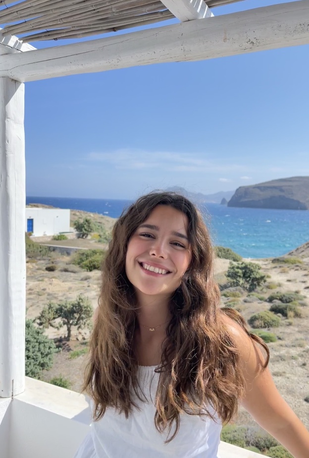 لارا العمري