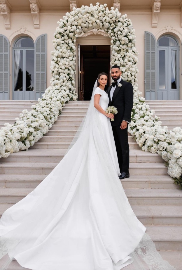 6 فساتين زفاف أيقونيةخالدة صممها دار Dior لنجمات وأميرات من العالم!