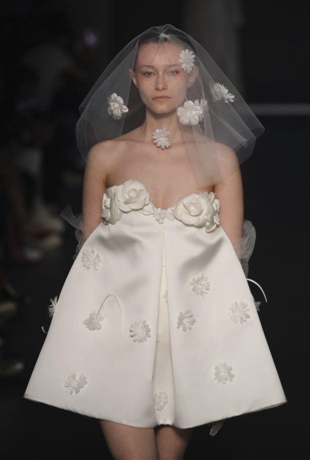 أجمل فساتين الزفاف القصيرة للعروس العصرية