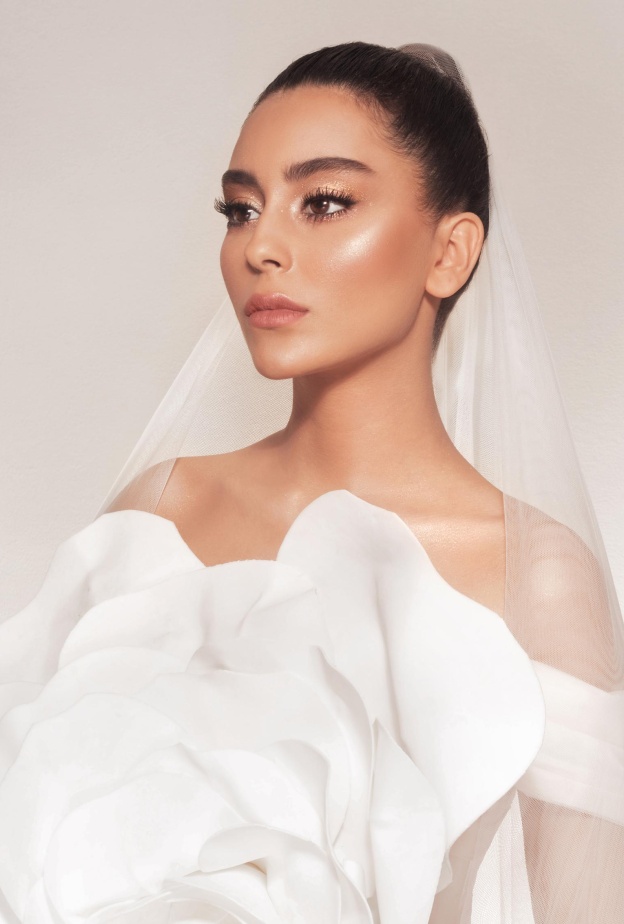 خبير المكياج أحمد الأسير يشرح لـ "هي" تفاصيل حملة مكياج عروس صيف 2024