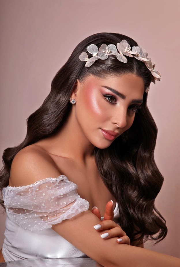 أخصائية تسريحات الشعر "يسرى خالد" لـ "هي": هذه أساسيات اختيار تسريحة العروس الأجمل