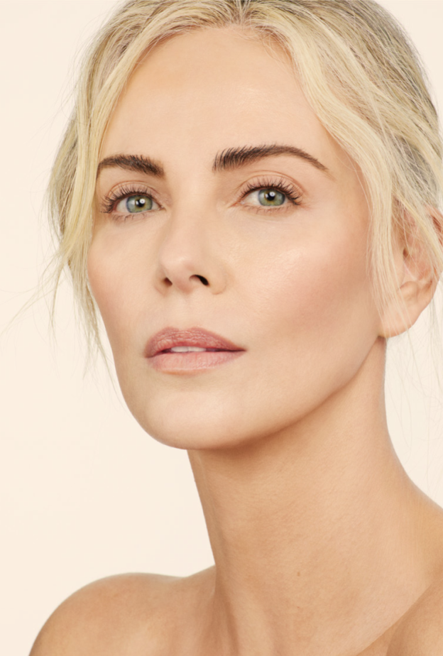 النجمة تشارليز ثيرون السفيرة الجديدة لقسم المجوهرات والعناية بالبشرة لـ دار Dior  