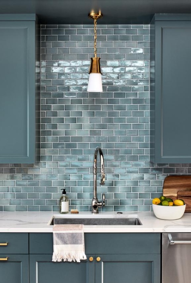 أصبح بلاط مترو الأنفاق أحد أكثر أنواع البلاط استخدامًا في أواخر القرن الـ20 وأوائل الـ21