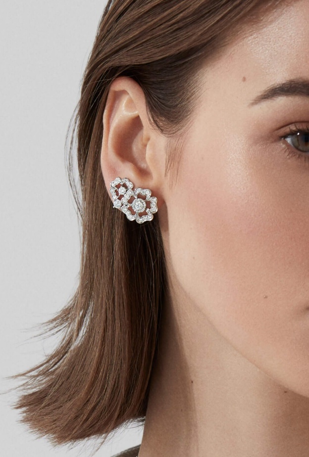 أقراط أذن مرصّعة بالألماس من غرارد Garrard