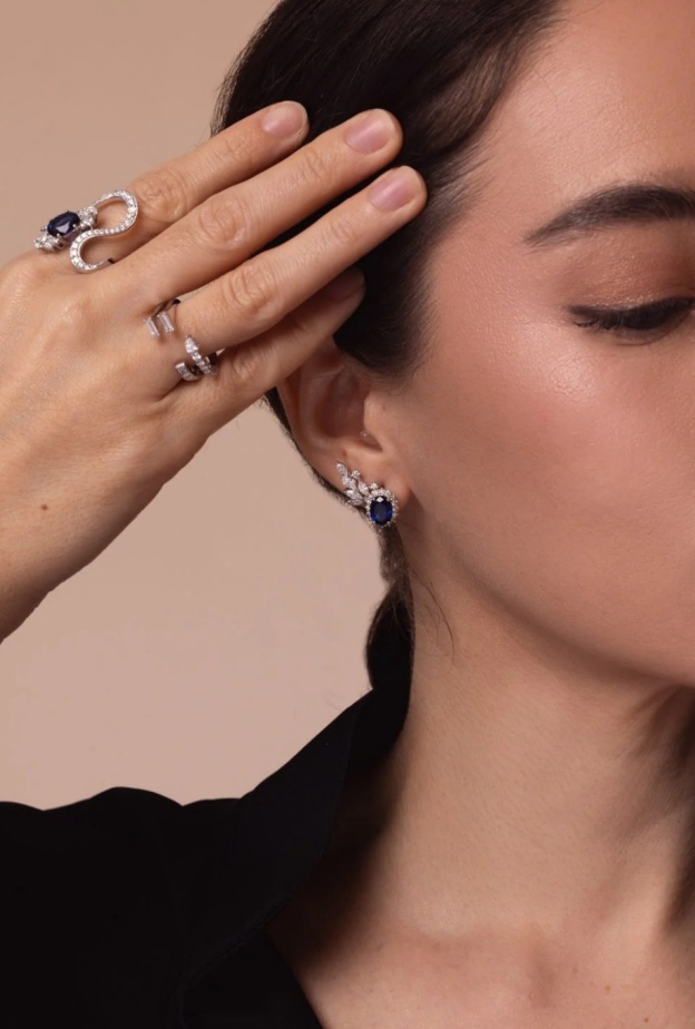 أقراط أذن مرصّعة بالياقوت من يبرم Yeprem