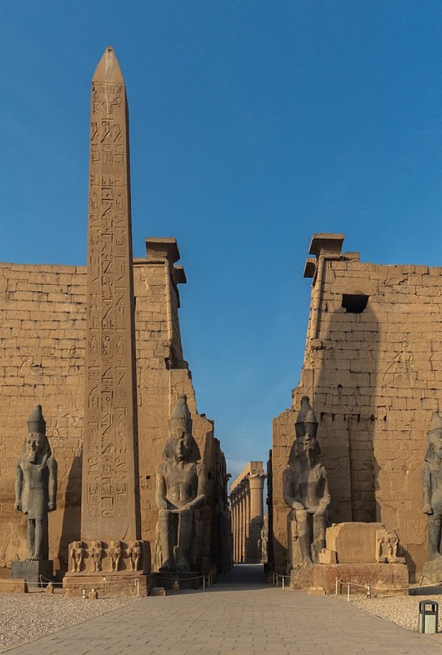 استكشاف تراث الفراعنة وأهم الأماكن السياحية في مدينة الأقصر