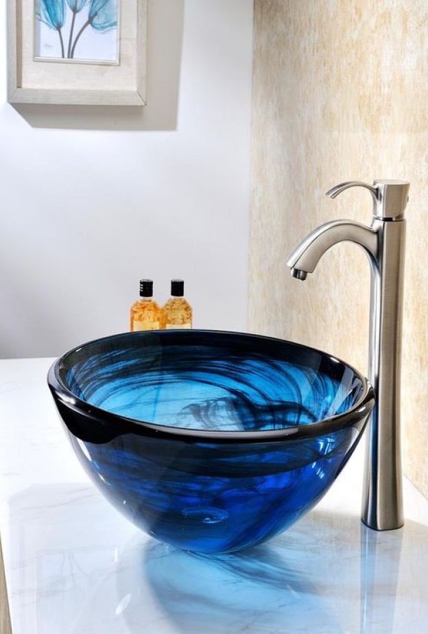 اختاري لحمامك المغاسل ذات الألوان الجريئة