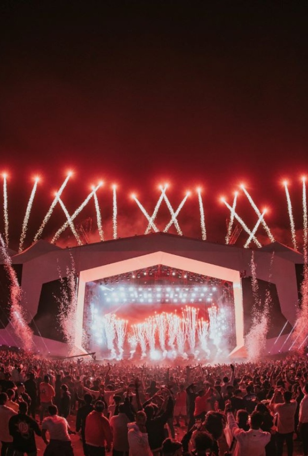 مهرجان ساوند ستورم